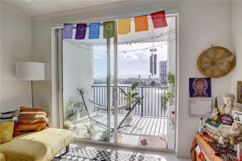 Купить кондоминиум в Санни-Айлс-Бич, Флорида 2 спальни, 103.68м2, № 1943398 - фото 6