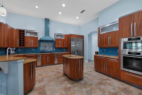 House in Palm Coast, Florida 4 bedrooms, 353.4 sq.m. № 2349821 - photo 13
