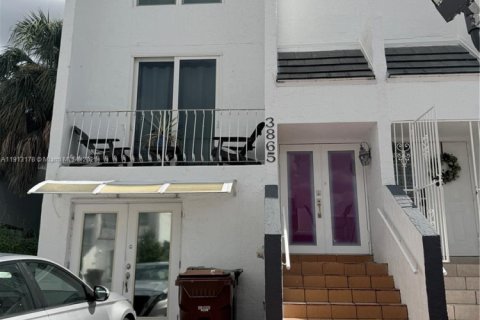 Condo in Hialeah, Florida, 3 bedrooms  № 1969391 - photo 26