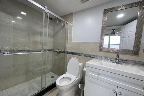 Condo in Hialeah, Florida, 3 bedrooms  № 1969391 - photo 9