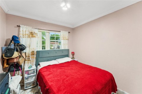 House in Miami, Florida 4 bedrooms, 125.42 sq.m. № 1958561 - photo 11