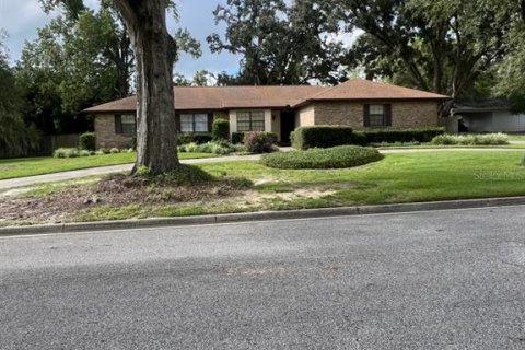 Casa en Ocala, Florida 3 dormitorios, 260.59 m2 № 2377442