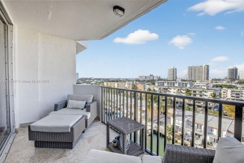 Copropriété à vendre à North Miami Beach, Floride: 2 chambres, 103.12 m2 № 1975920 - photo 26