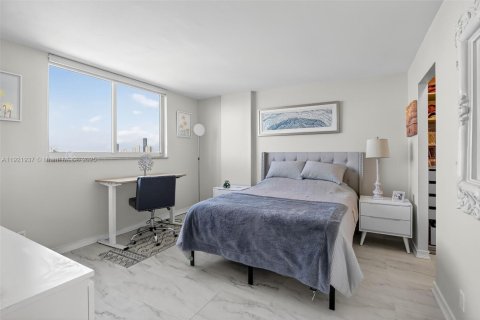 Copropriété à vendre à North Miami Beach, Floride: 2 chambres, 103.12 m2 № 1975920 - photo 16