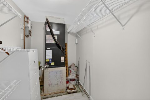 Copropriété à vendre à North Miami Beach, Floride: 2 chambres, 103.12 m2 № 1975920 - photo 24