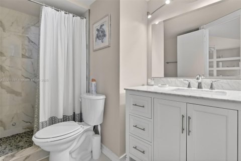Copropriété à vendre à North Miami Beach, Floride: 2 chambres, 103.12 m2 № 1975920 - photo 23
