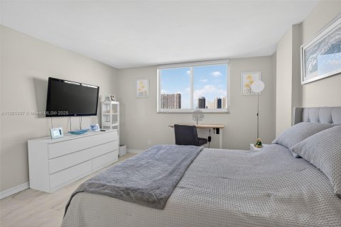 Copropriété à vendre à North Miami Beach, Floride: 2 chambres, 103.12 m2 № 1975920 - photo 19