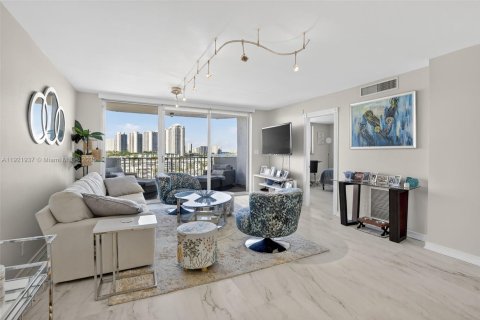 Copropriété à vendre à North Miami Beach, Floride: 2 chambres, 103.12 m2 № 1975920 - photo 11