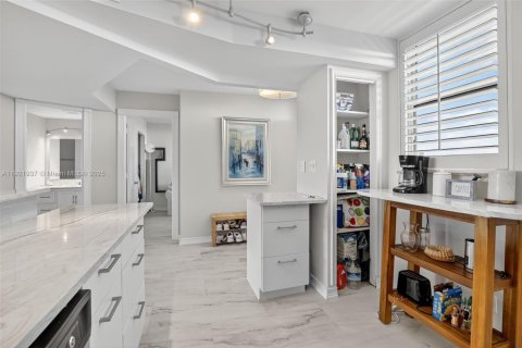 Copropriété à vendre à North Miami Beach, Floride: 2 chambres, 103.12 m2 № 1975920 - photo 7