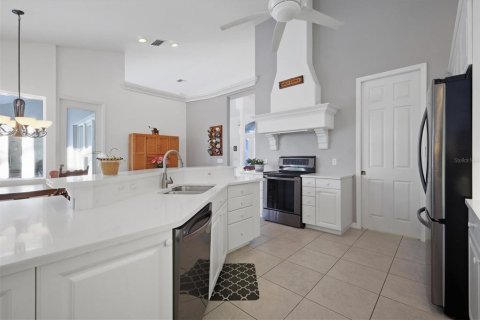 House in Englewood, Florida 4 bedrooms, 286.98 sq.m. № 2419654 - photo 17