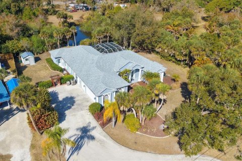 House in Englewood, Florida 4 bedrooms, 286.98 sq.m. № 2419654 - photo 3