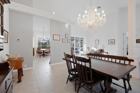 House in Englewood, Florida 4 bedrooms, 286.98 sq.m. № 2419654 - photo 14