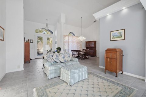 House in Englewood, Florida 4 bedrooms, 286.98 sq.m. № 2419654 - photo 12