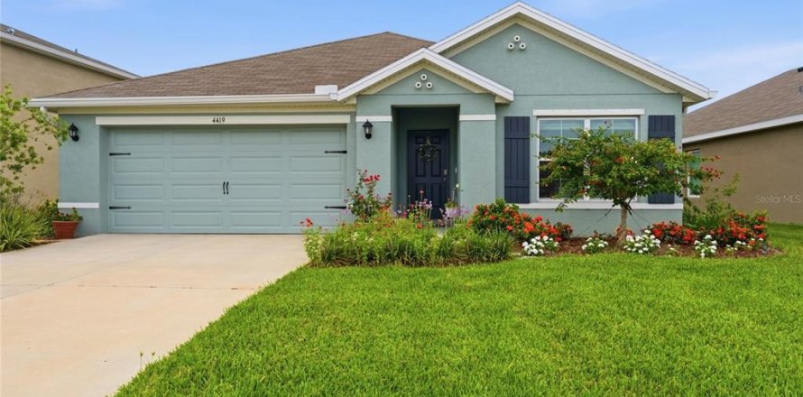 House in Palmetto, Florida 3 bedrooms, 155.33 sq.m. № 2206767