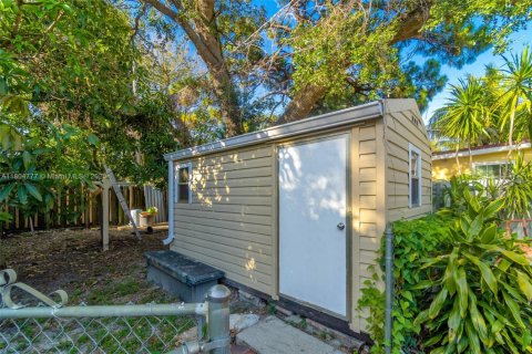 House in Opa-locka, Florida 3 bedrooms, 100.33 sq.m. № 1748570 - photo 28