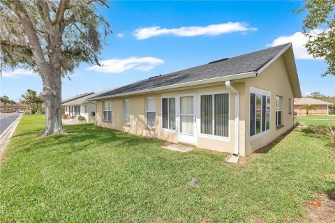 House in Haines City, Florida 2 bedrooms, 118.26 sq.m. № 2102104 - photo 3