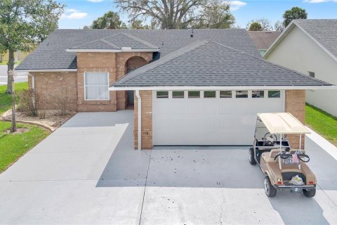 House in Haines City, Florida 2 bedrooms, 118.26 sq.m. № 2102104 - photo 2