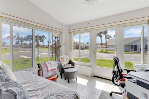 House in Haines City, Florida 2 bedrooms, 118.26 sq.m. № 2102104 - photo 14