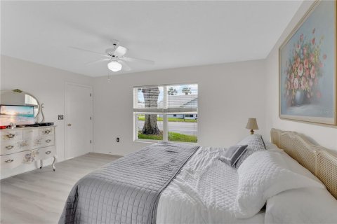 House in Haines City, Florida 2 bedrooms, 118.26 sq.m. № 2102104 - photo 6