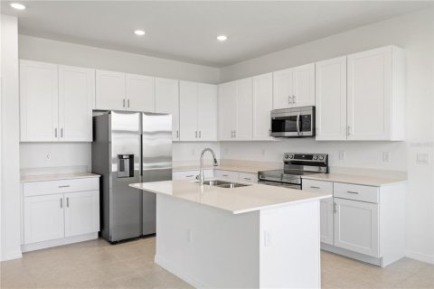 House in Haines City, Florida 3 bedrooms, 141.21 sq.m. № 1560848 - photo 3