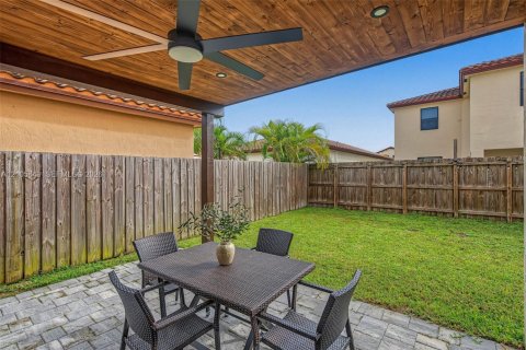 House in Homestead, Florida 3 bedrooms, 196.49 sq.m. № 2420697 - photo 19