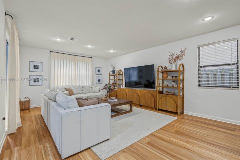 House in Homestead, Florida 3 bedrooms, 196.49 sq.m. № 2420697 - photo 4