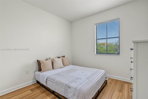 House in Homestead, Florida 3 bedrooms, 196.49 sq.m. № 2420697 - photo 15