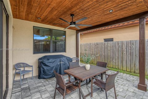 House in Homestead, Florida 3 bedrooms, 196.49 sq.m. № 2420697 - photo 18