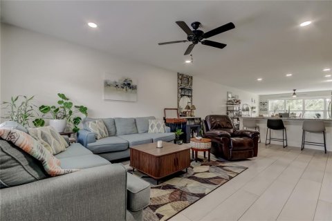 Copropriété à vendre à Clearwater, Floride: 2 chambres, 124.49 m2 № 2150217 - photo 2