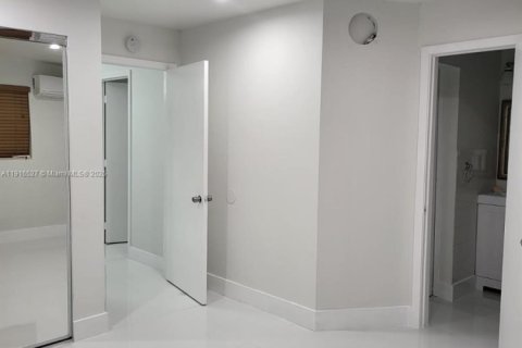 Condo in Miami, Florida, 1 bedroom  № 2082519