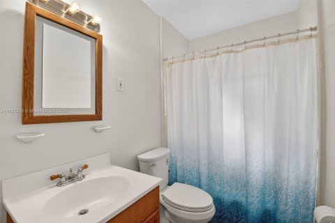 Casa en venta en Hollywood, Florida, 5 dormitorios, 124.02 m2 № 1945029 - foto 23