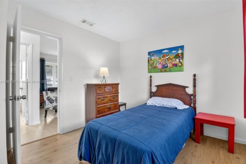 Casa en venta en Hollywood, Florida, 5 dormitorios, 124.02 m2 № 1945029 - foto 21