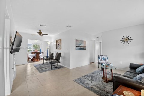 Casa en venta en Hollywood, Florida, 5 dormitorios, 124.02 m2 № 1945029 - foto 6