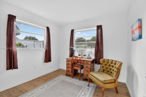 Casa en venta en Hollywood, Florida, 5 dormitorios, 124.02 m2 № 1945029 - foto 28