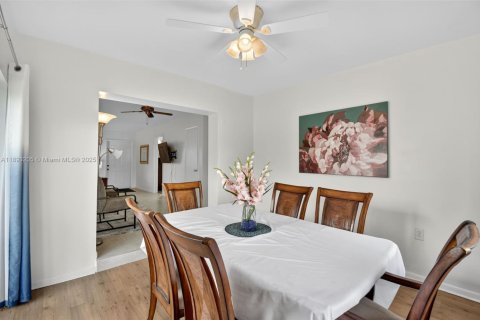 Casa en venta en Hollywood, Florida, 5 dormitorios, 124.02 m2 № 1945029 - foto 14