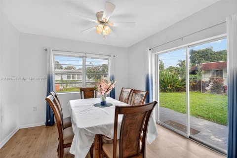 Casa en venta en Hollywood, Florida, 5 dormitorios, 124.02 m2 № 1945029 - foto 12