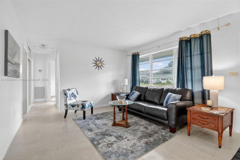Casa en venta en Hollywood, Florida, 5 dormitorios, 124.02 m2 № 1945029 - foto 7