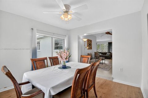 Casa en venta en Hollywood, Florida, 5 dormitorios, 124.02 m2 № 1945029 - foto 13