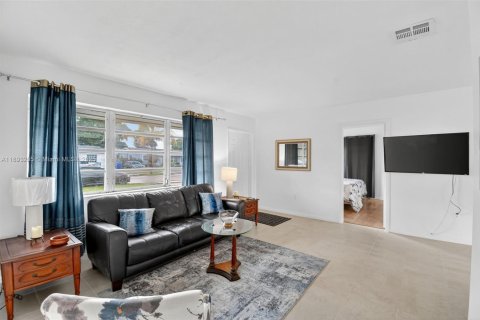 Casa en venta en Hollywood, Florida, 5 dormitorios, 124.02 m2 № 1945029 - foto 8