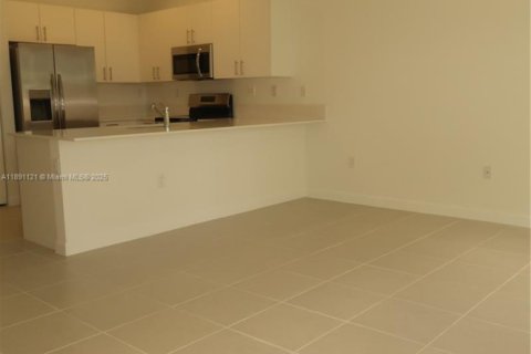 Adosado en alquiler en Homestead, Florida, 3 dormitorios, 146.79 m2 № 1944522 - foto 8