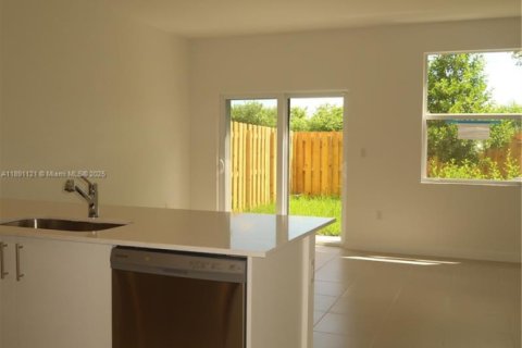 Adosado en alquiler en Homestead, Florida, 3 dormitorios, 146.79 m2 № 1944522 - foto 9