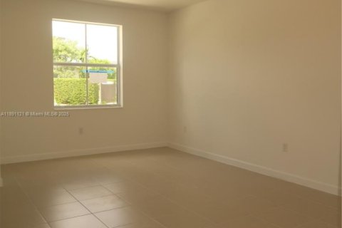 Adosado en alquiler en Homestead, Florida, 3 dormitorios, 146.79 m2 № 1944522 - foto 5