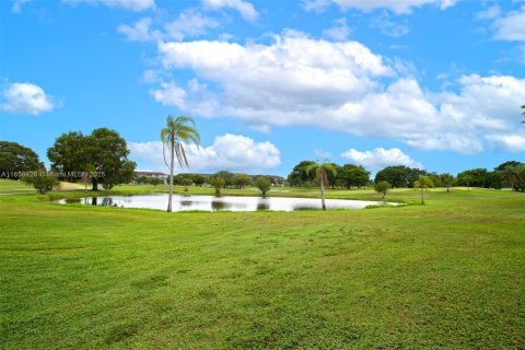Condo in Pembroke Pines, Florida, 1 bedroom  № 1878716 - photo 25