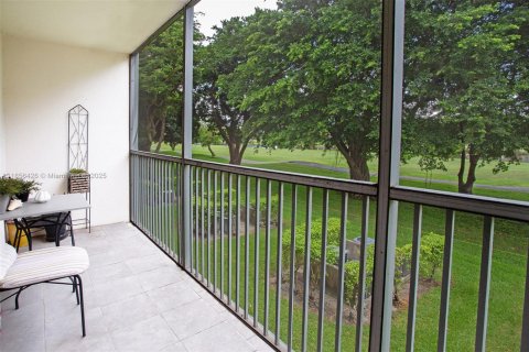 Condo in Pembroke Pines, Florida, 1 bedroom  № 1878716 - photo 18