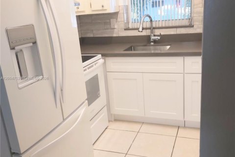 Condo in Hollywood, Florida, 1 bedroom  № 2069609