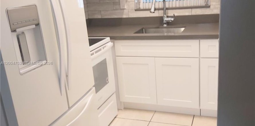 Condo in Hollywood, Florida, 1 bedroom  № 2069609