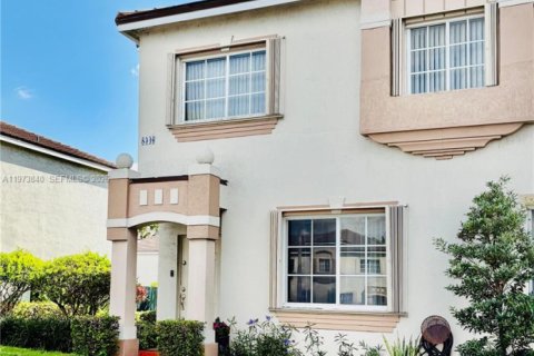 Дом в Майами, Флорида 3 спальни, 130.06м2 № 2033356