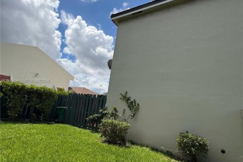 Купить виллу или дом в Майами, Флорида 3 спальни, 130.06м2, № 2033356 - фото 8