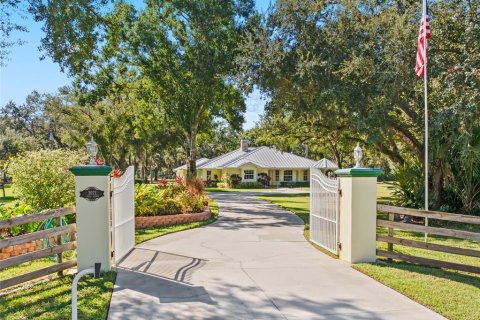 Villa ou maison à North Port, Floride 4 chambres, 258.36 m2 № 2142899