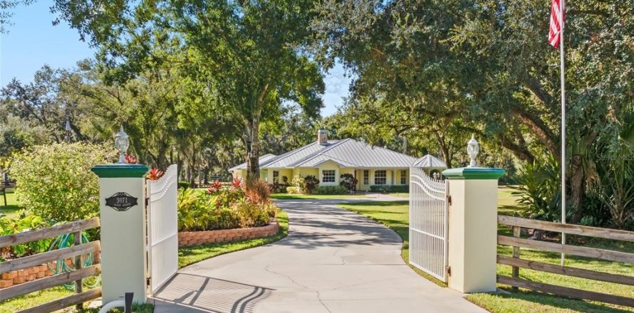 Villa ou maison à North Port, Floride 4 chambres, 258.36 m2 № 2142899